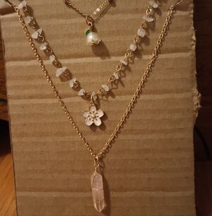 Hot Topic Flower Necklace Set